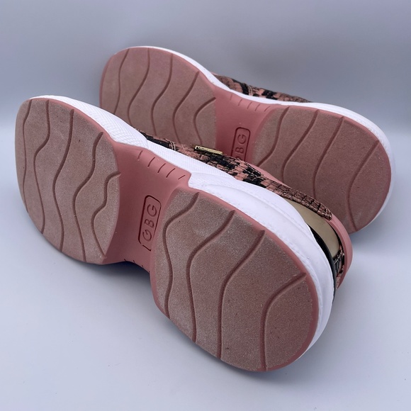 Guess GBG Women's Shoe Jimmy Lace-up Sneakers Pink Digital Camo Size 10 M US - Picture 6 of 7
